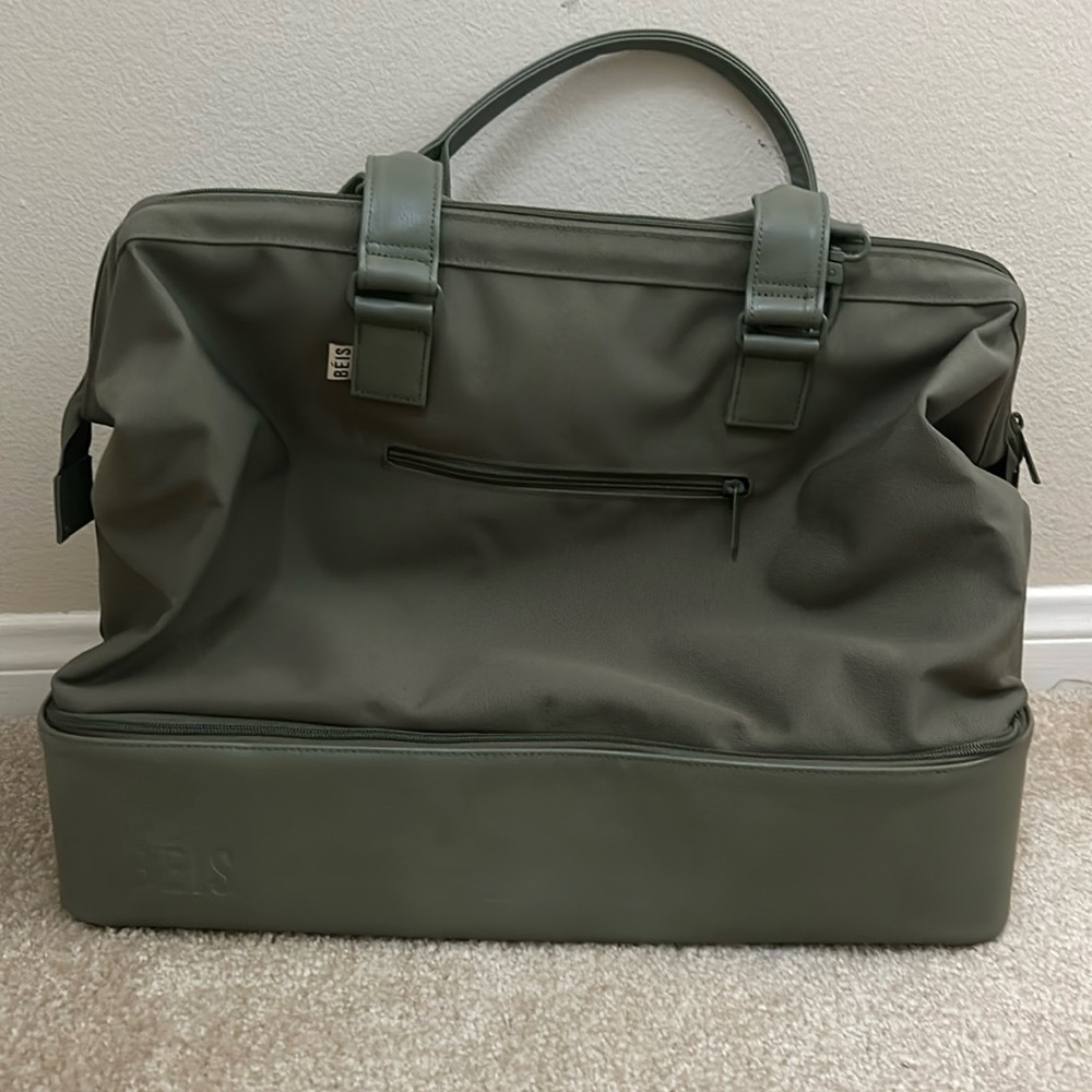 BEIS The Weekend Travel Bag in Olive
